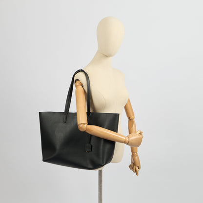 Saint Laurent Tote Shopping East West in Black, Leather — Side View
