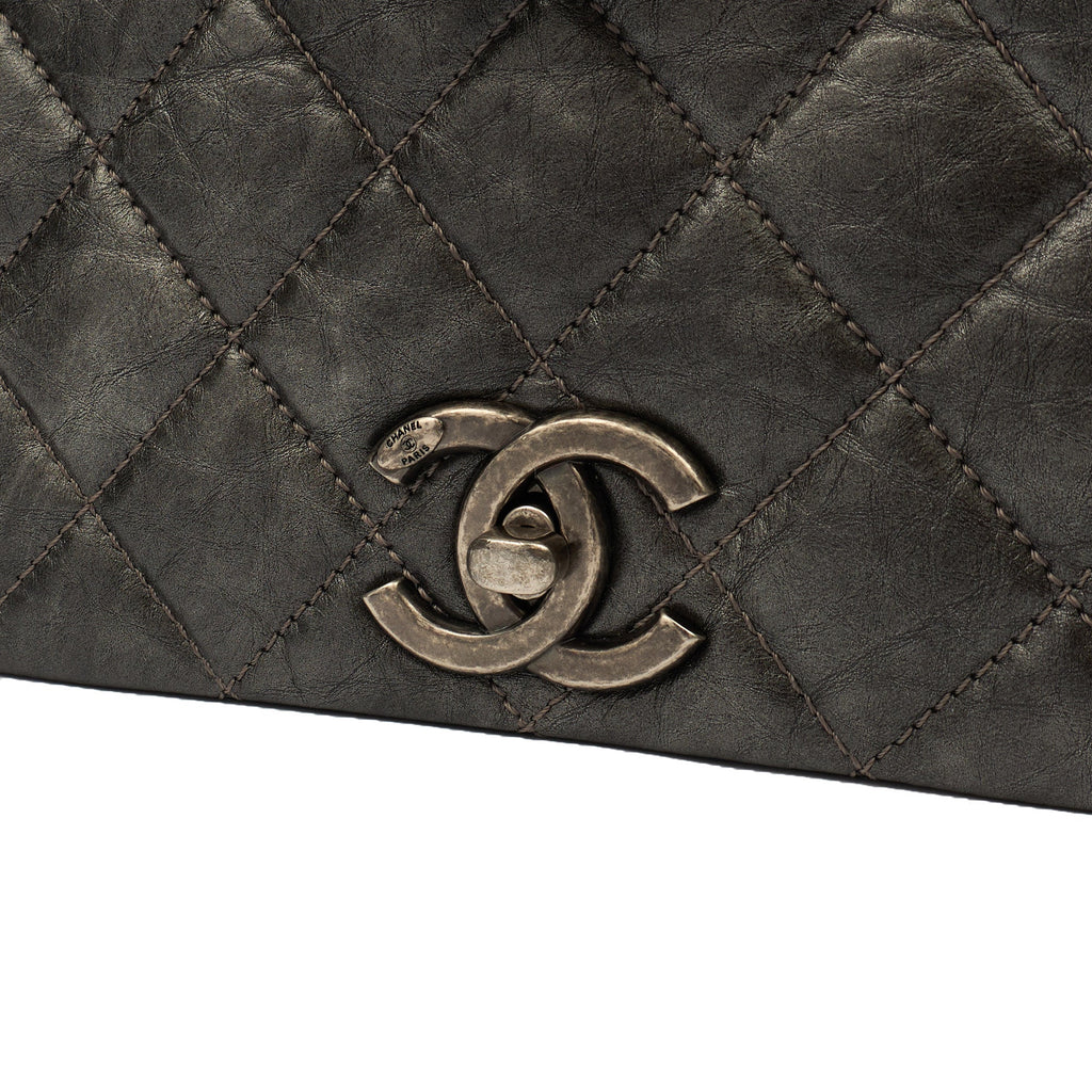 Chanel Shoulder Bag Chain Flap Bag in Metallic, Crinkled Calfskin Leather — Alternate View 26