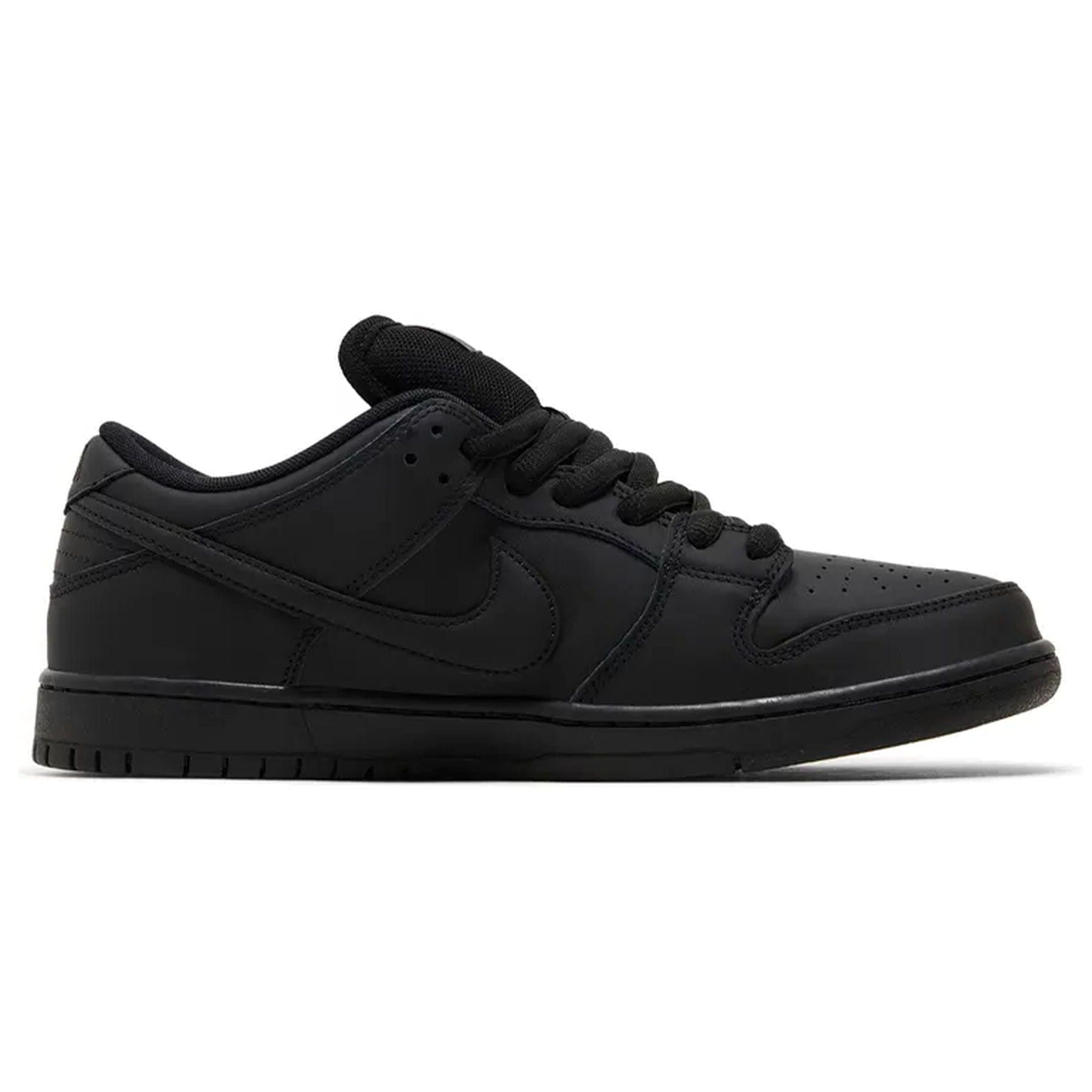 Nike Dunk Low Pro SB 'Triple Black' — UK 3 | EU 35.5 | US 3.5 — Side View