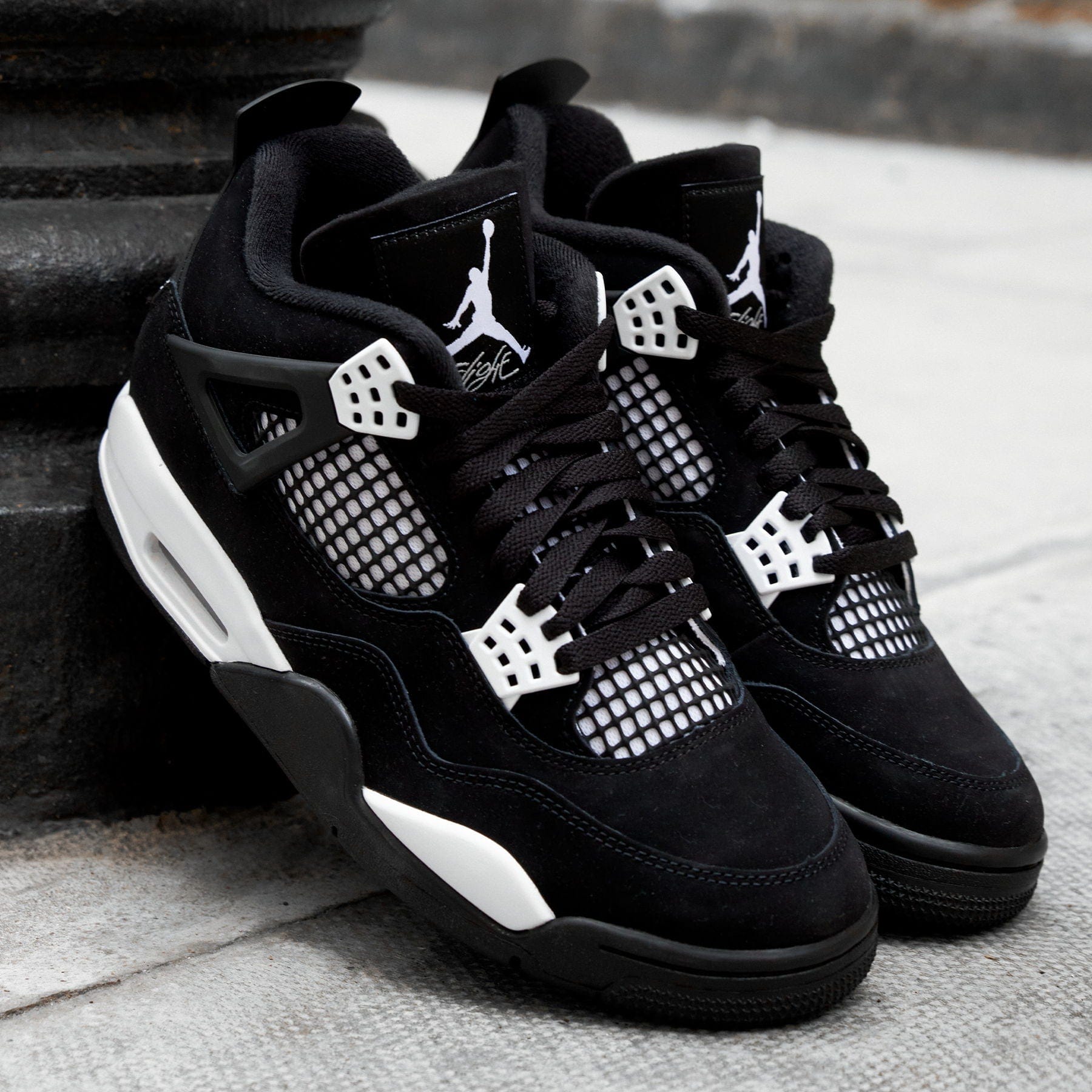 Air Jordan 4 Retro 'White Thunder' — UK 3 | EU 35.5 | US 3.5 — Alternate View 7