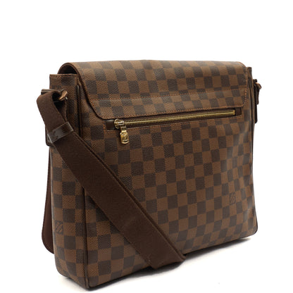 Louis Vuitton Cross Body District GM in Damier, Canvas — Back View