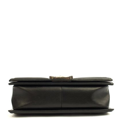Chanel Shoulder Bag Boy - Medium in Black, Calfskin Leather — Detail View