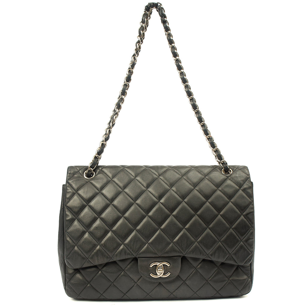Chanel Shoulder Bag Classic Single Flap - Maxi in Black, Lambskin Leather — Detail View