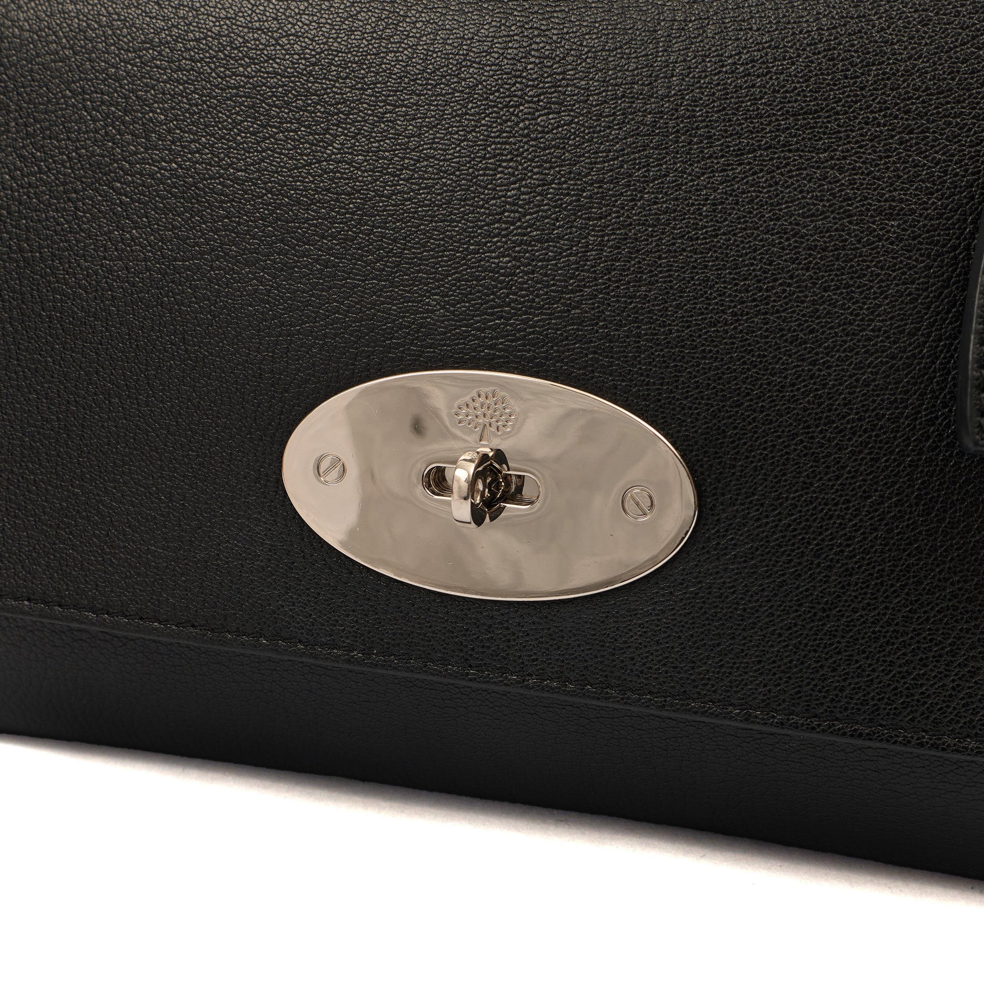 Mulberry Cross Body Lily - Large in Black, Leather — Lifestyle View