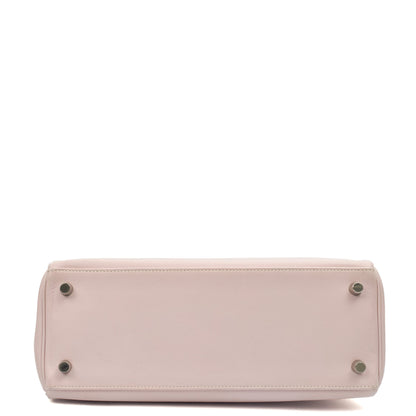 Hermes Kelly 28 in Rose Dragee, Swift (Gulli35) Leather — Detail View