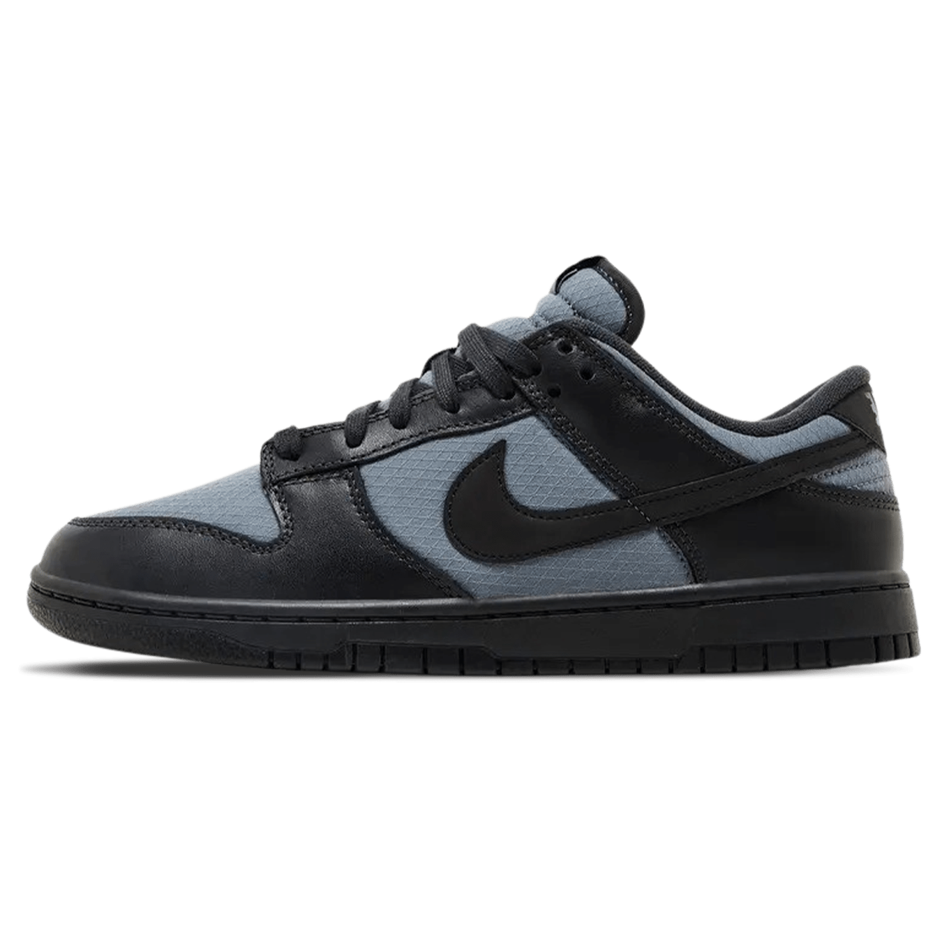 Nike Dunk Low SE 'Off Noir Smoke Grey' — UK 3 | EU 35.5 | US 3.5 — Front View