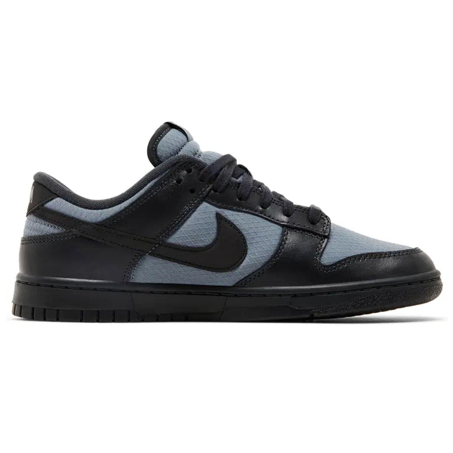 Nike Dunk Low SE 'Off Noir Smoke Grey' — UK 3 | EU 35.5 | US 3.5 — Side View