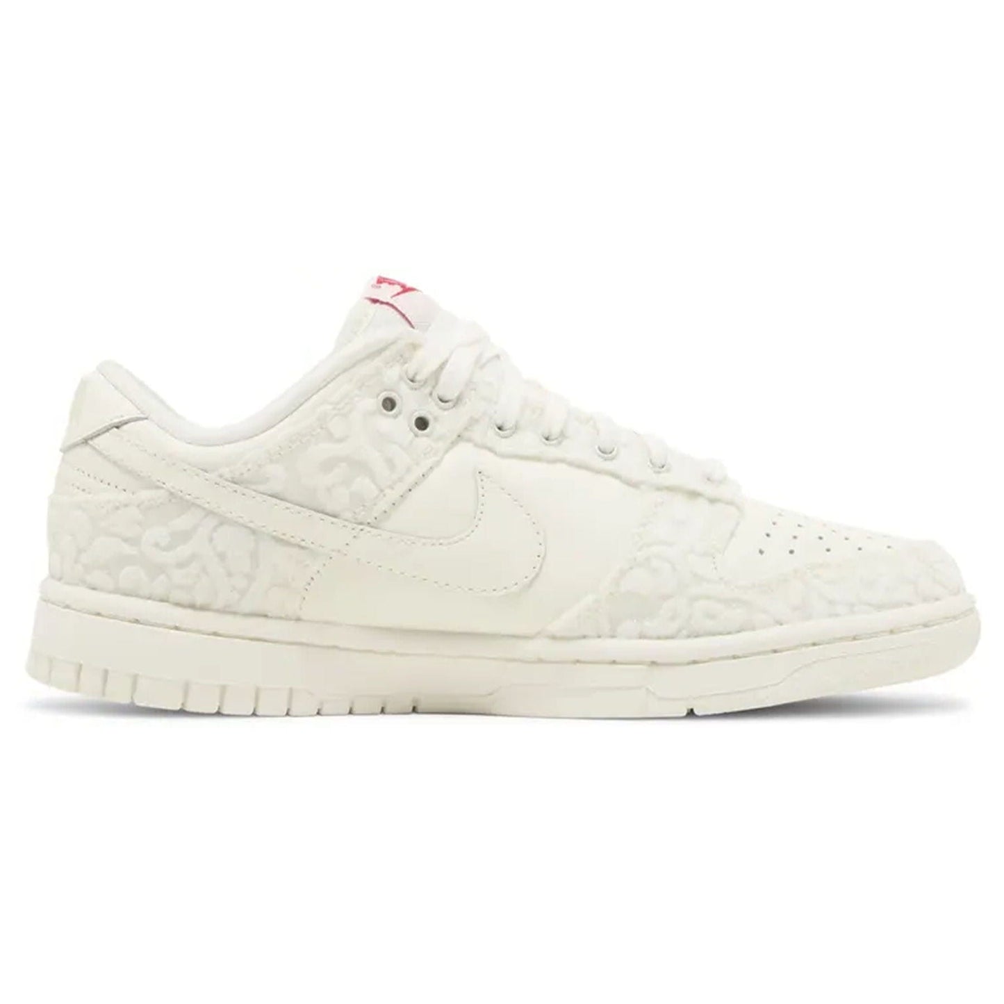 Nike Dunk Low Wmns 'Give Her Flowers' — UK 2.5 | EU 35.5 | US 5 — Side View