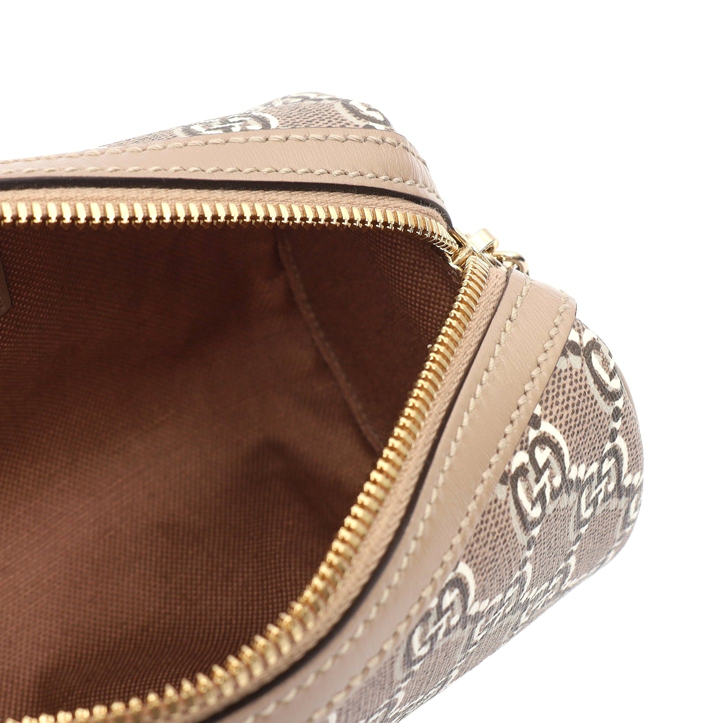 Gucci Cross Body Shoulder Bag in GG Supreme, Leather — Detail View