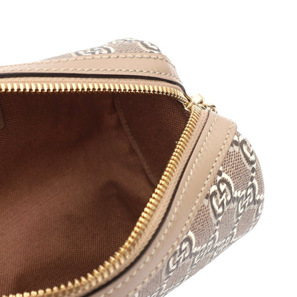 Gucci Cross Body Shoulder Bag in GG Supreme, Leather — Detail View