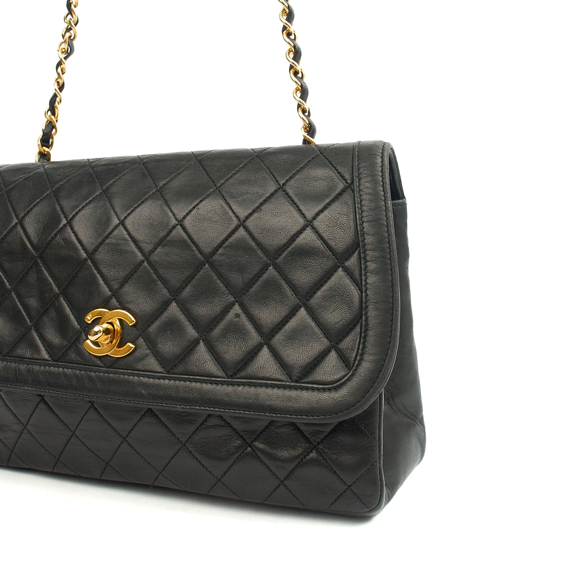 Chanel Shoulder Bag Vintage Flap Bag  in Black, Lambskin Leather — Alternate View 8