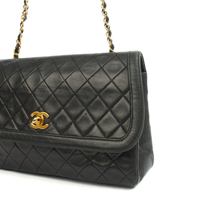 Chanel Shoulder Bag Vintage Flap Bag  in Black, Lambskin Leather — Alternate View 8