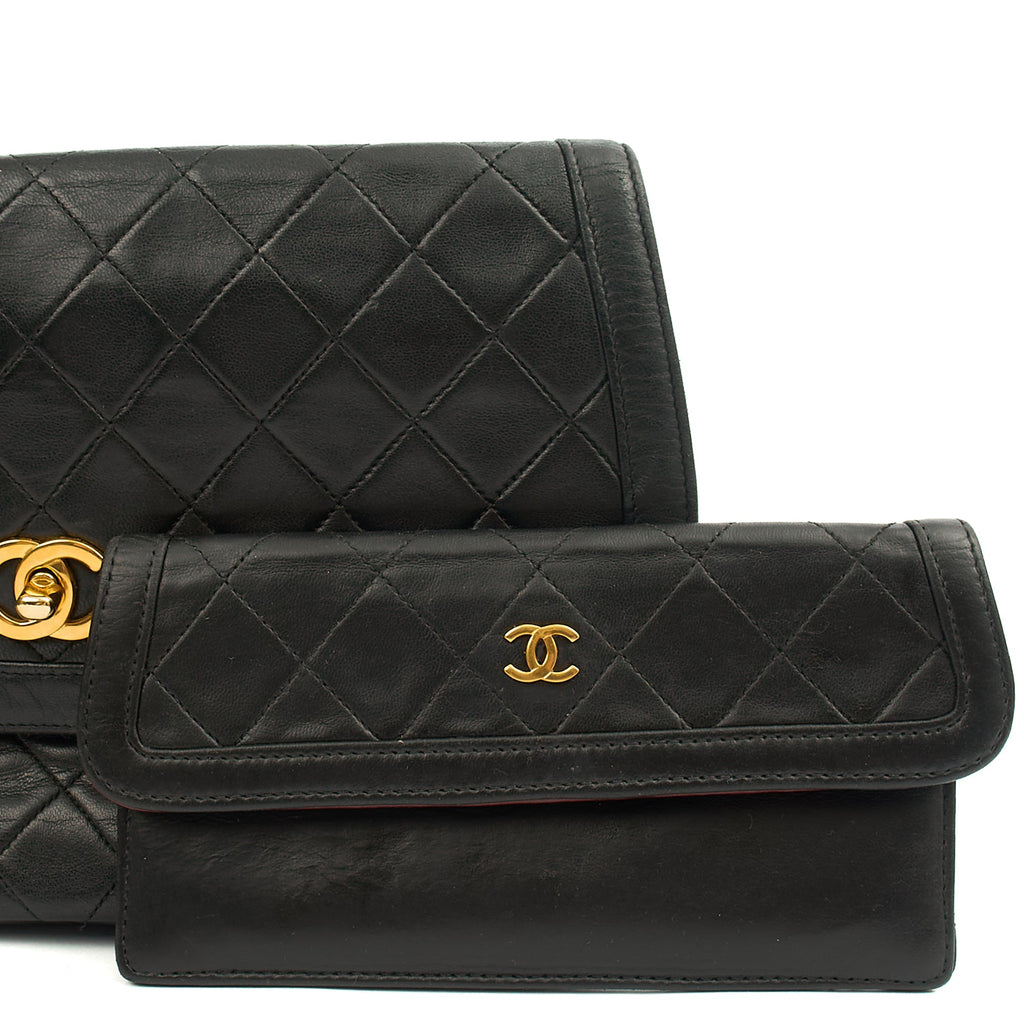 Chanel Shoulder Bag Vintage Flap Bag  in Black, Lambskin Leather — Alternate View 16