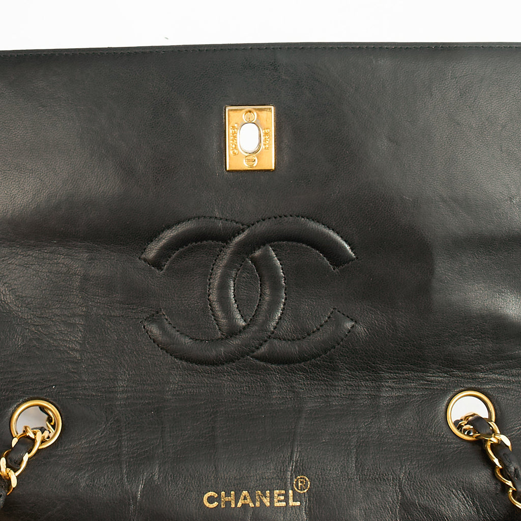 Chanel Shoulder Bag Vintage Flap Bag  in Black, Lambskin Leather — Alternate View 9