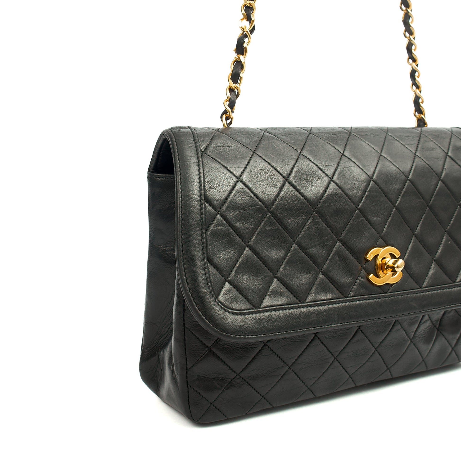 Chanel Shoulder Bag Vintage Flap Bag  in Black, Lambskin Leather — Detail View