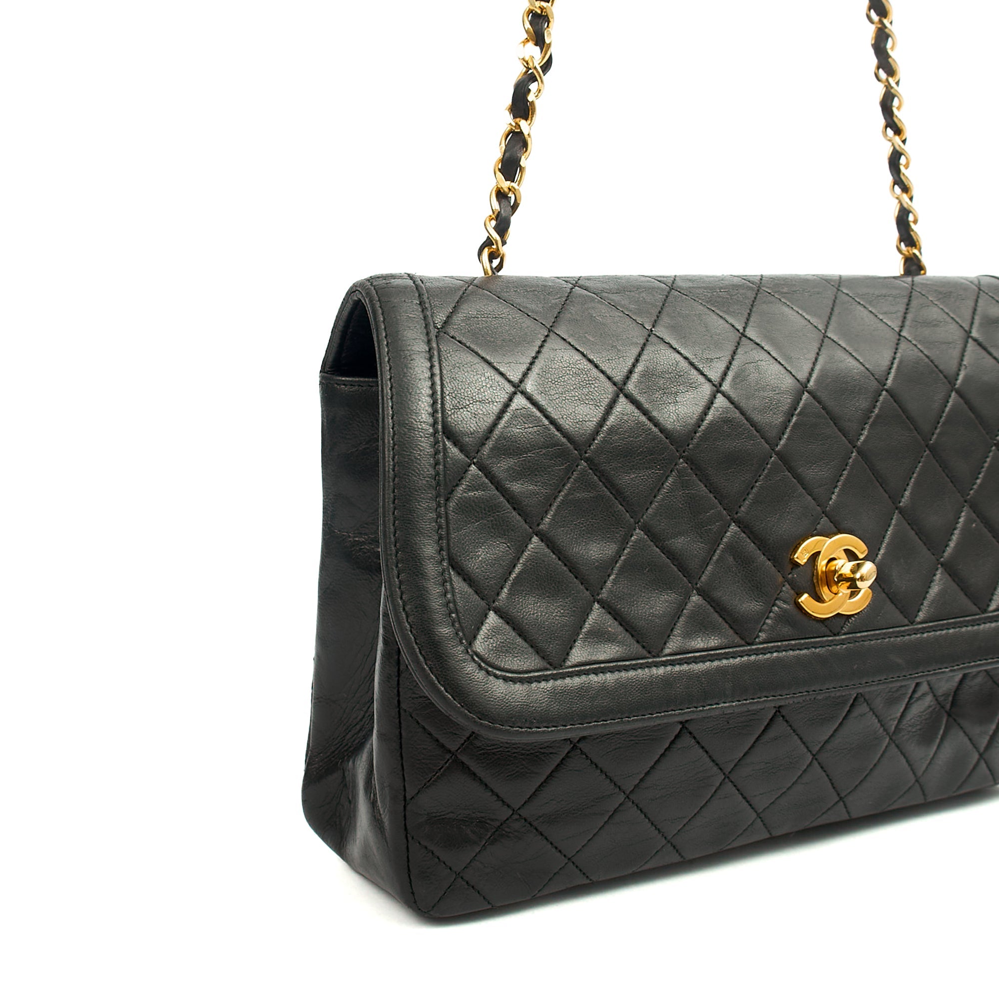 Chanel Shoulder Bag Vintage Flap Bag  in Black, Lambskin Leather — Detail View