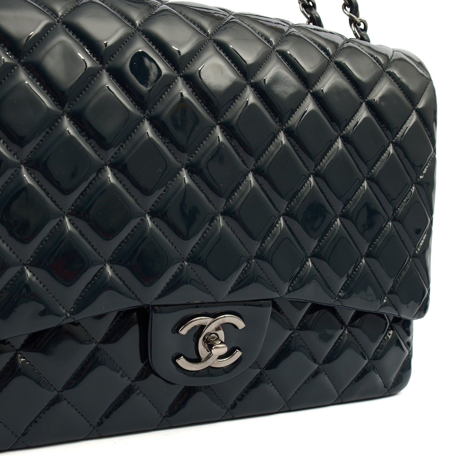 Chanel Shoulder Bag Classic - Maxi in Navy, Patent Leather — Side View