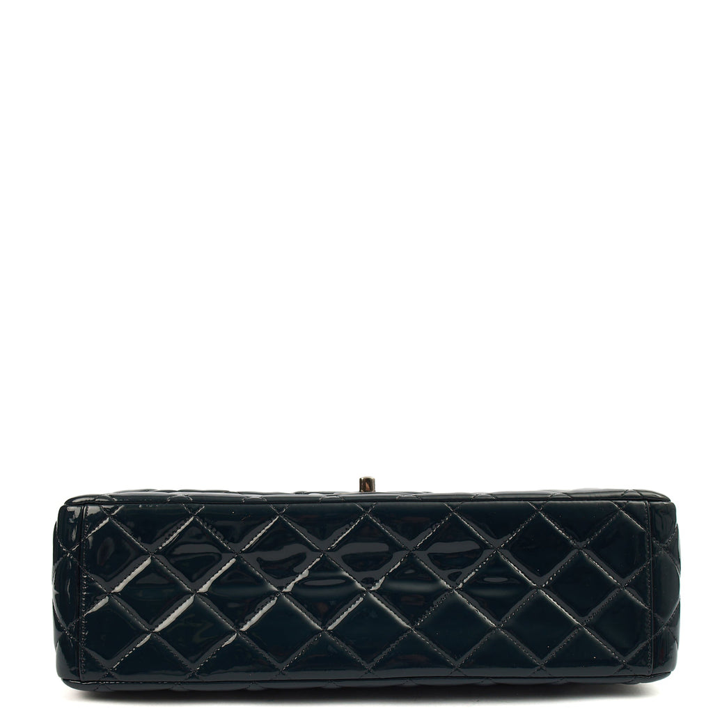 Chanel Shoulder Bag Classic - Maxi in Navy, Patent Leather — Detail View