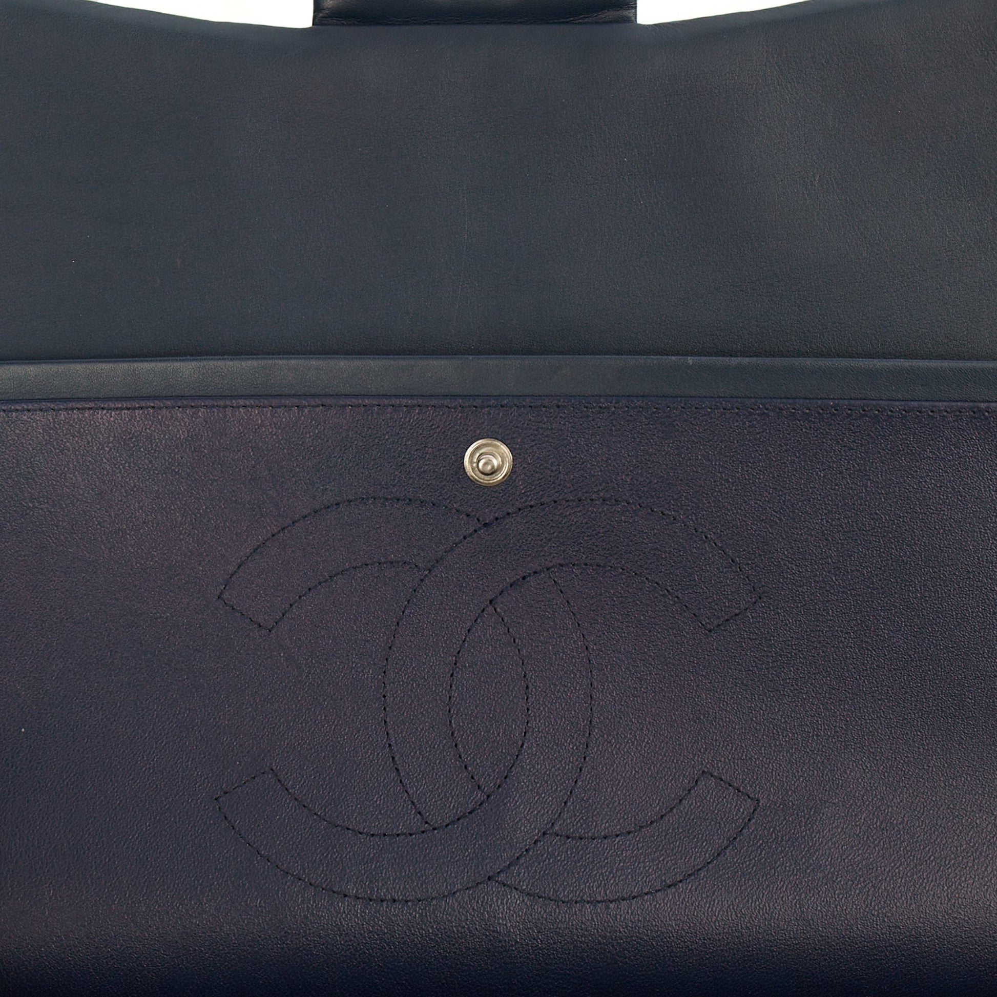 Chanel Shoulder Bag Classic - Maxi in Navy, Patent Leather — Alternate View 10