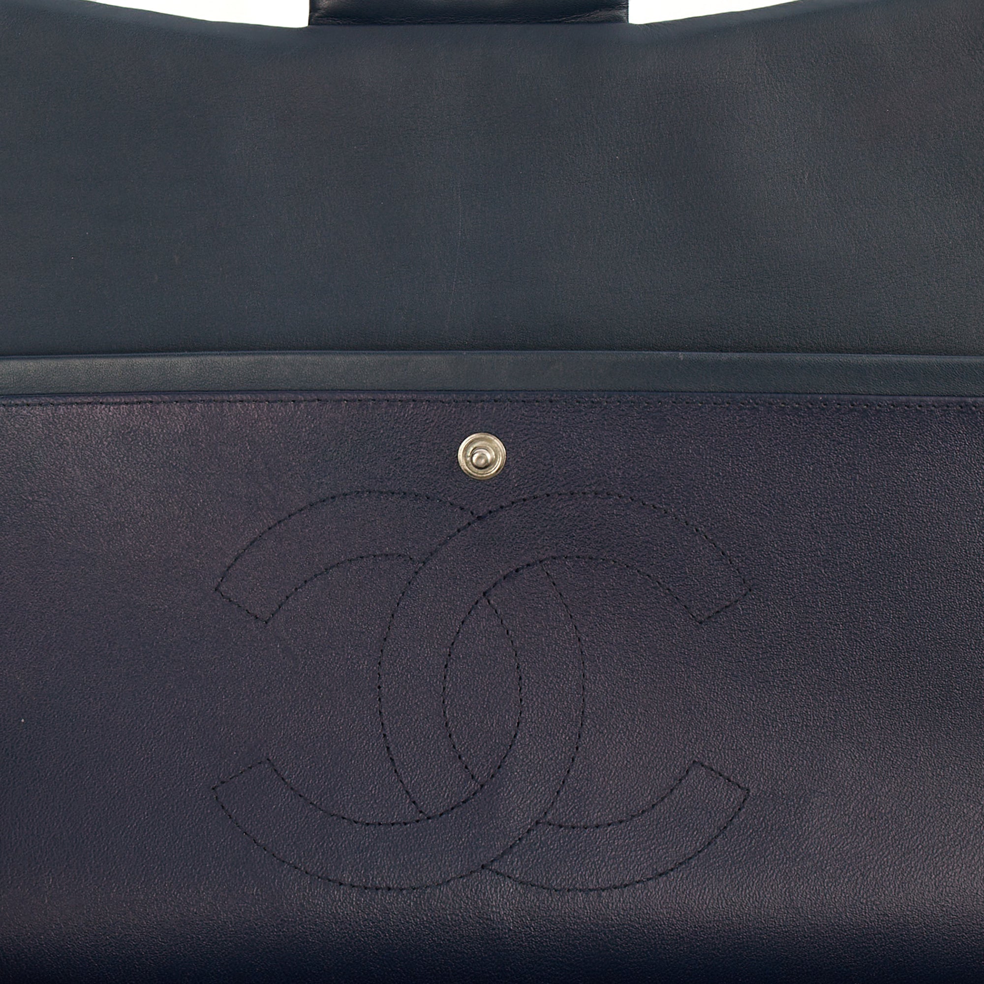 Chanel Shoulder Bag Classic - Maxi in Navy, Patent Leather — Alternate View 10