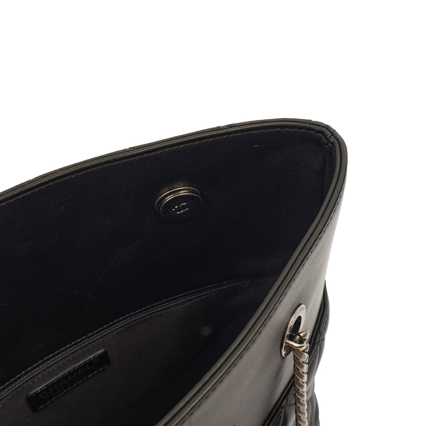 Chanel Tote Tote in Black, Lambskin Leather — Alternate View 16