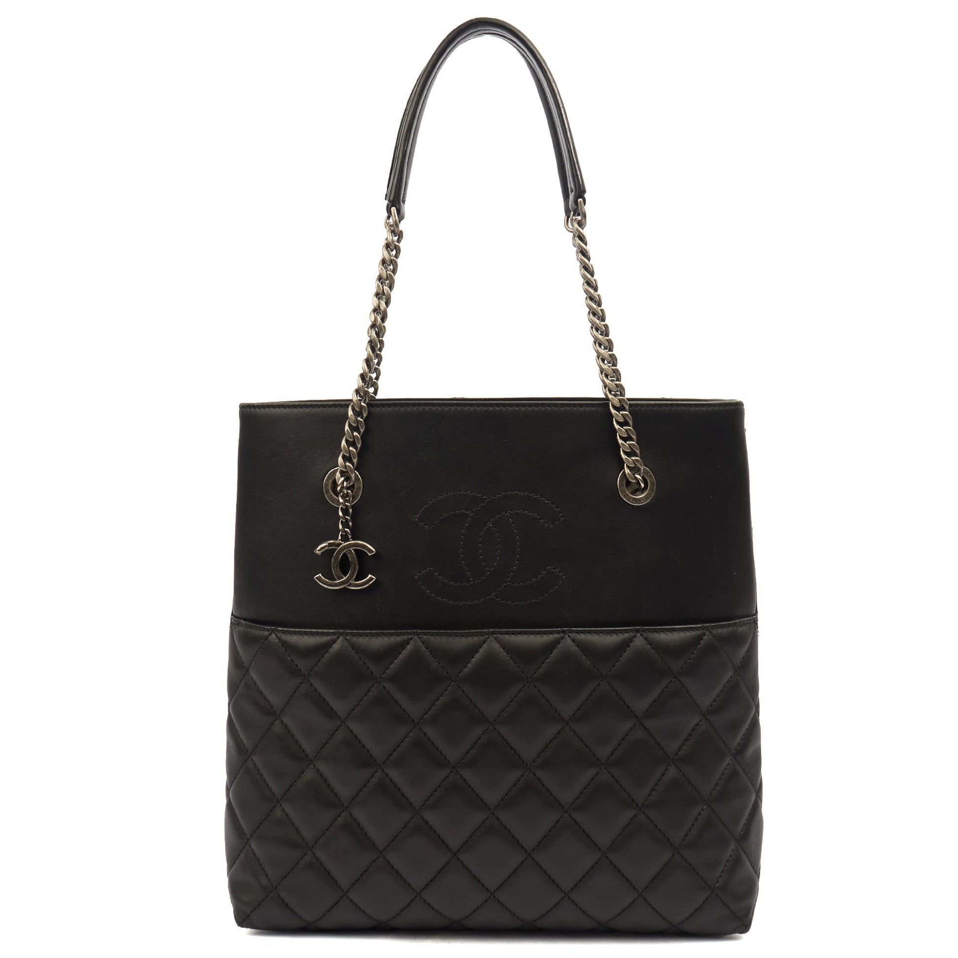 Chanel Tote Tote in Black, Lambskin Leather — Front View