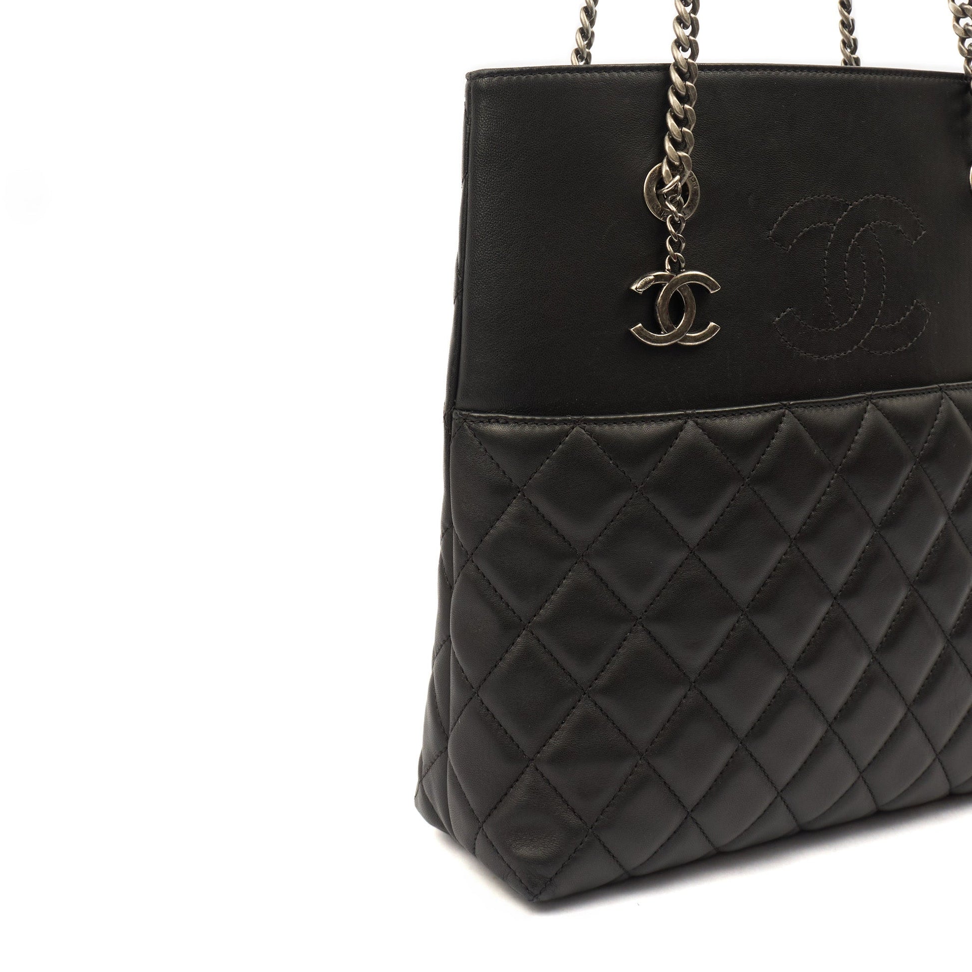 Chanel Tote Tote in Black, Lambskin Leather — Alternate View 7