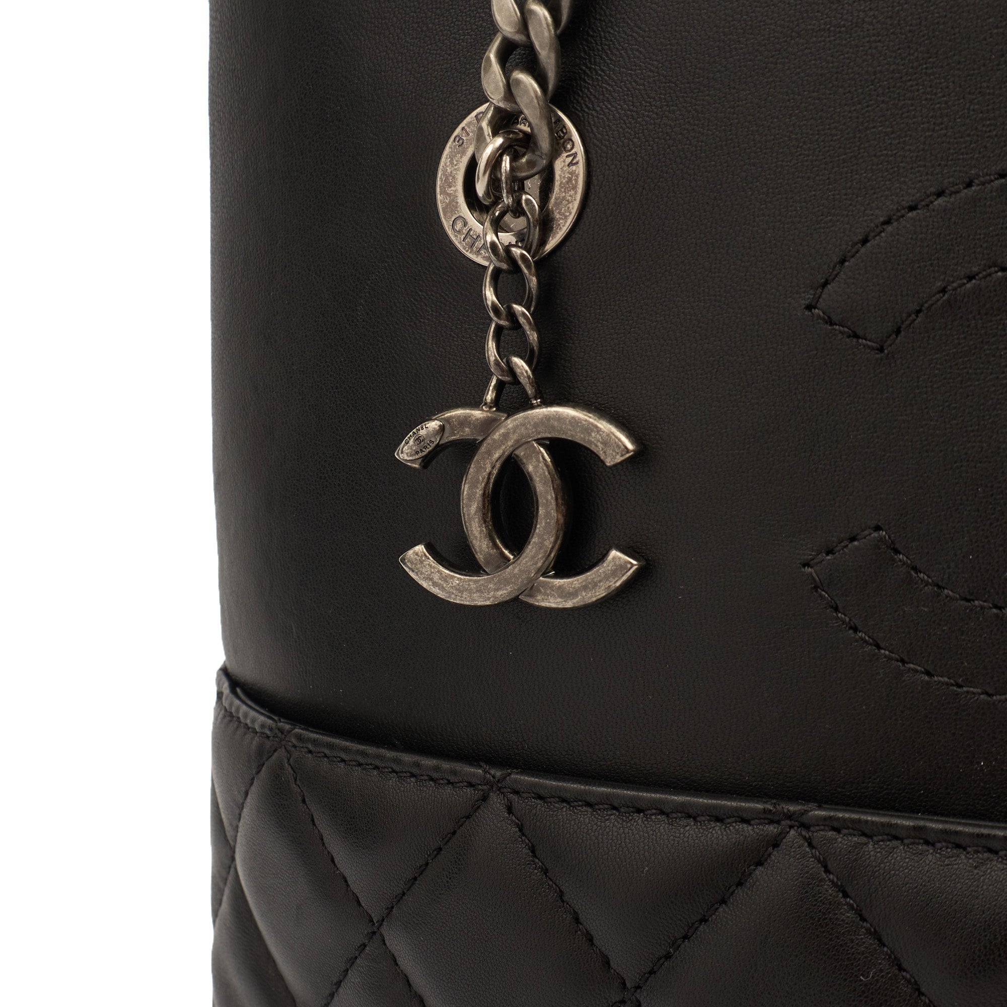 Chanel Tote Tote in Black, Lambskin Leather — Side View