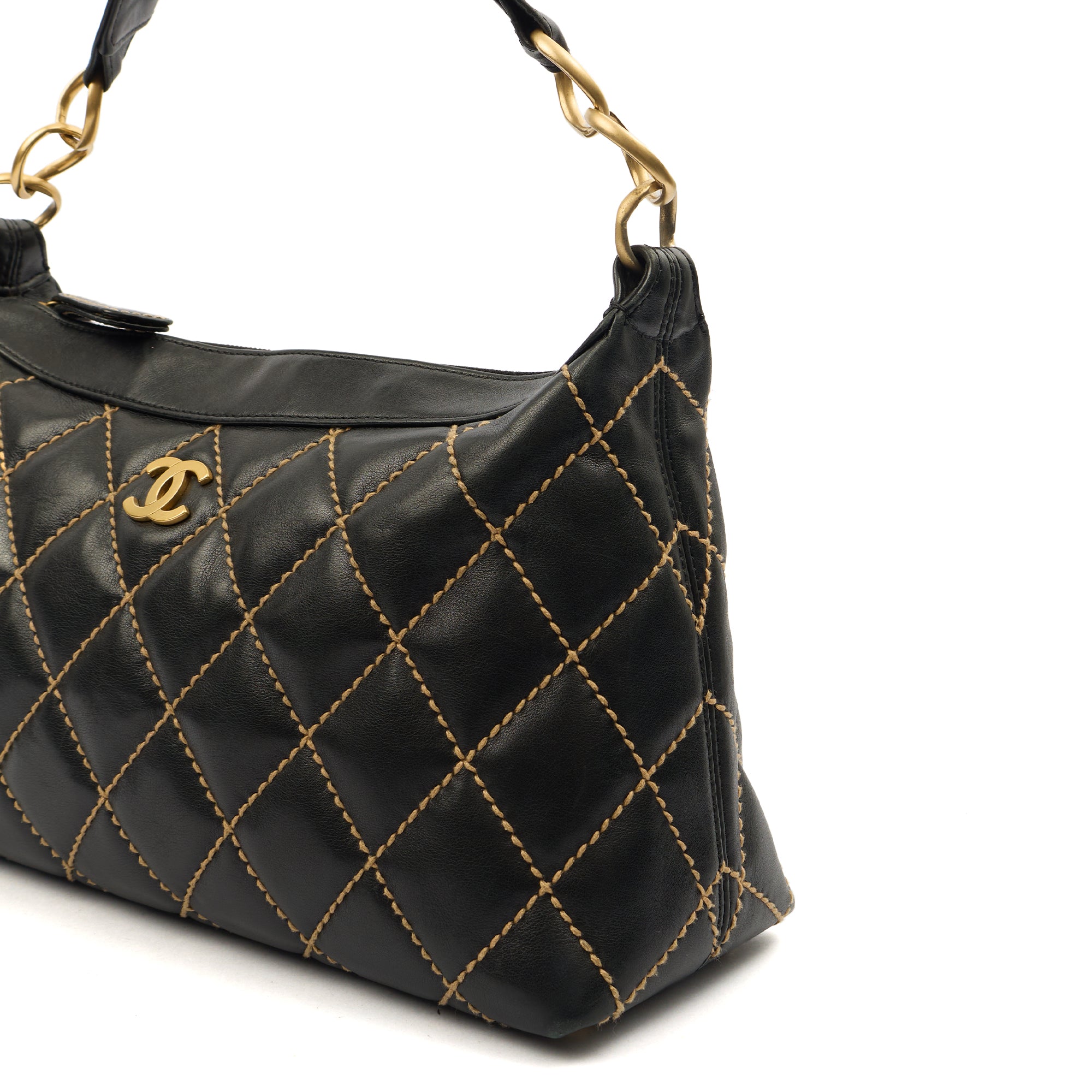 Chanel Shoulder Bag Shoulder Bag in Black, Lambskin Leather — Alternate View 24
