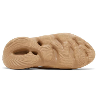 adidas Yeezy Foam Runner 'Clay Taupe' — UK 3.5 | EU 36 | US 4 — Detail View