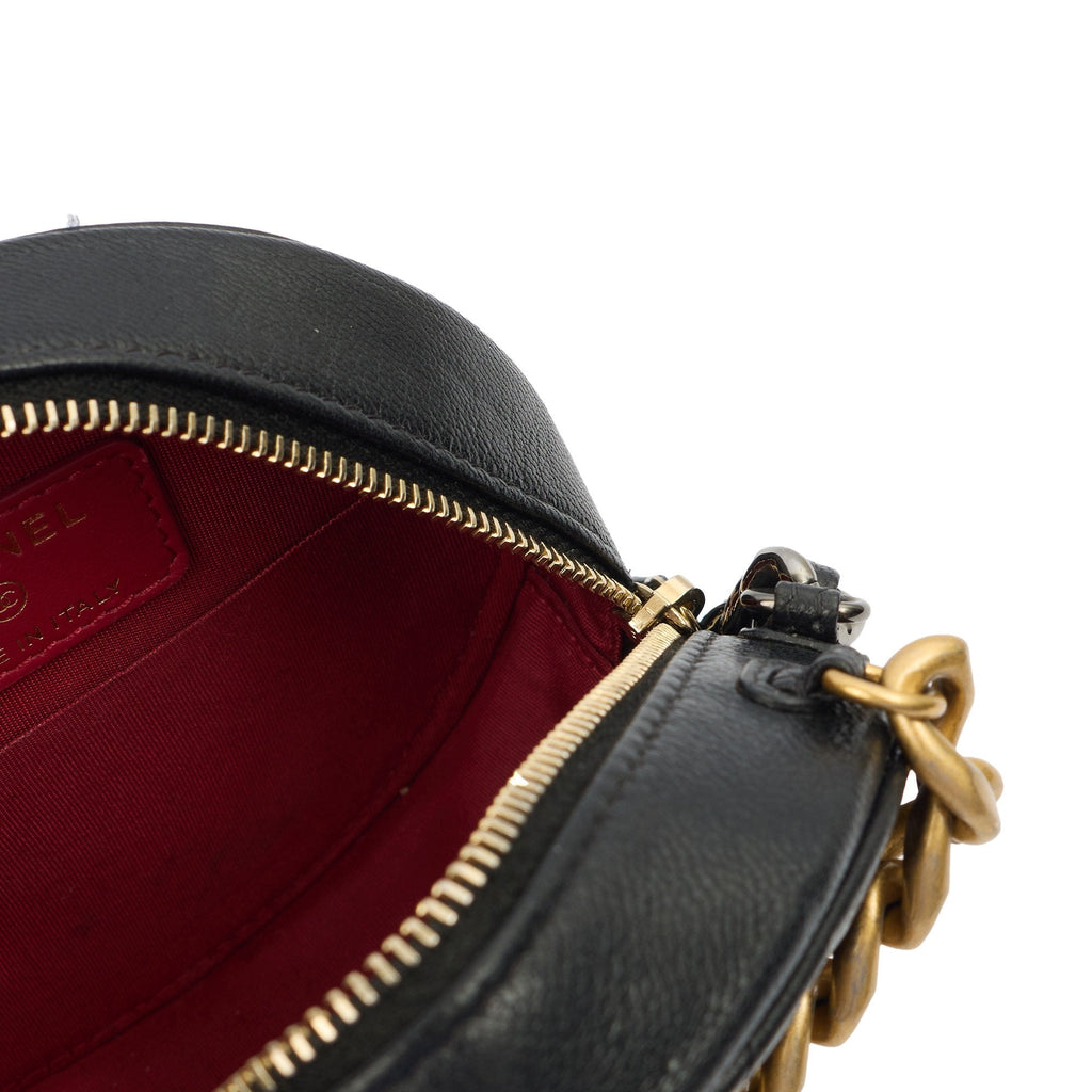 Chanel Cross Body Chain Around - Clutch in Black, Lambskin Leather — Alternate View 9