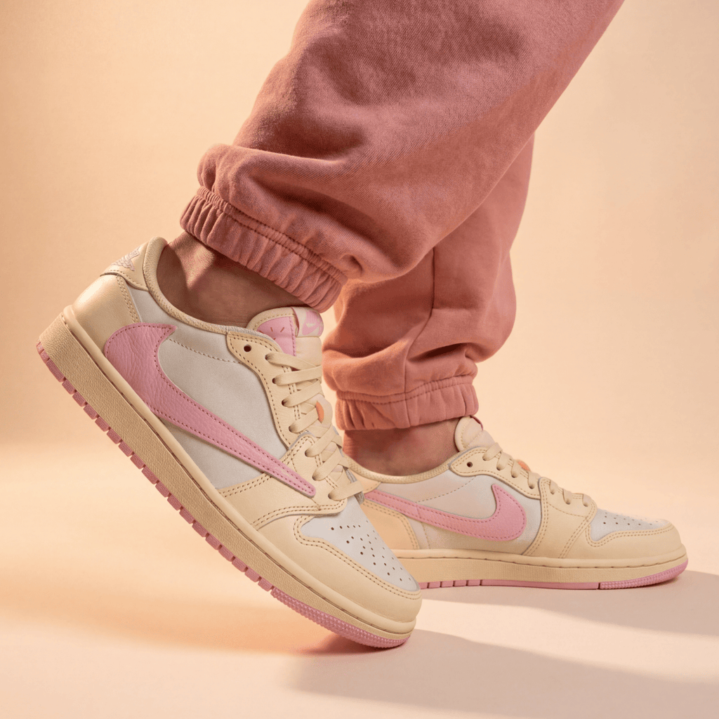 Travis Scott x Air Jordan 1 Retro Low OG 'Shy Pink' — UK 3.5 — Detail View