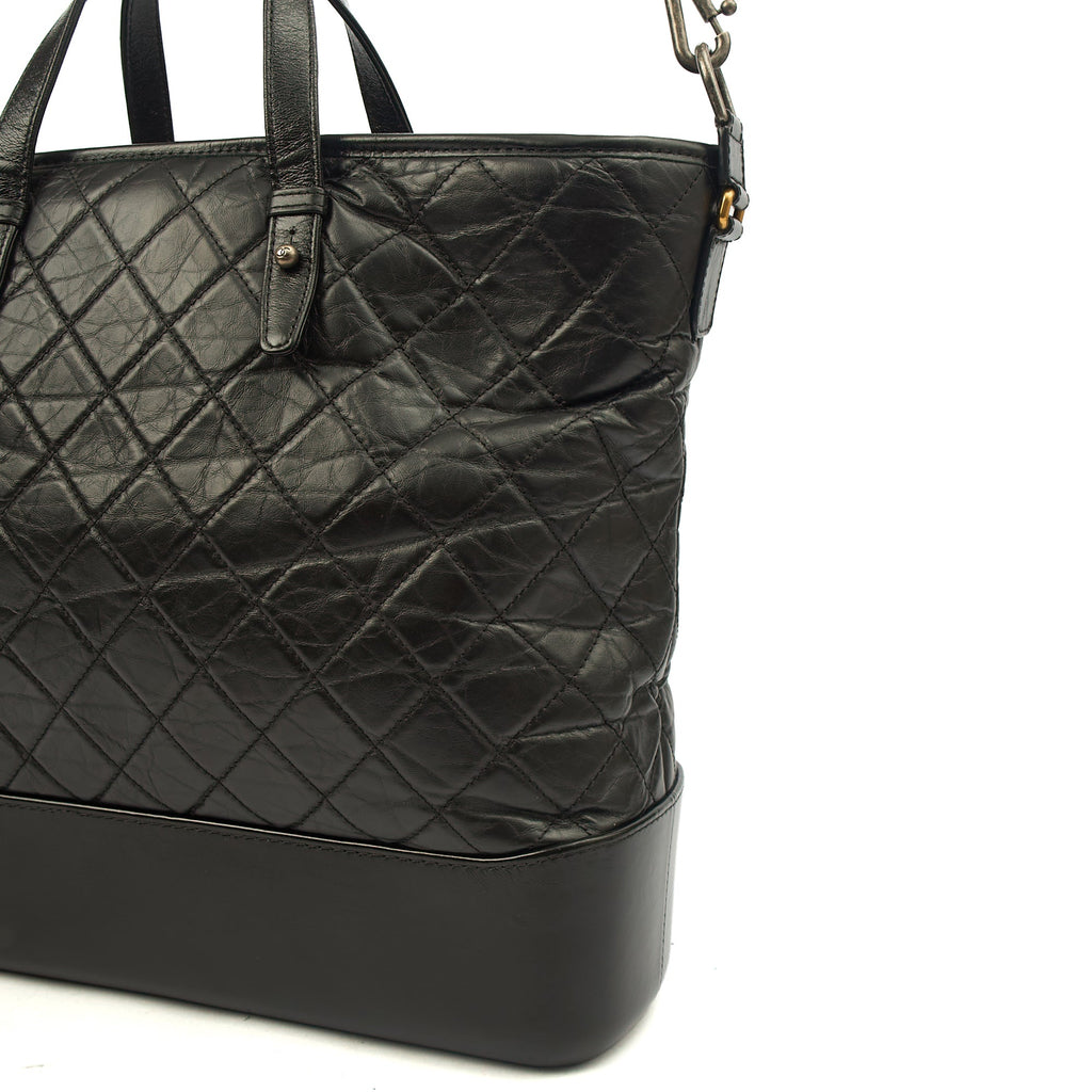 Chanel Shoulder Bag Gabrielle Hobo - Large in Black, Leather — Detail View