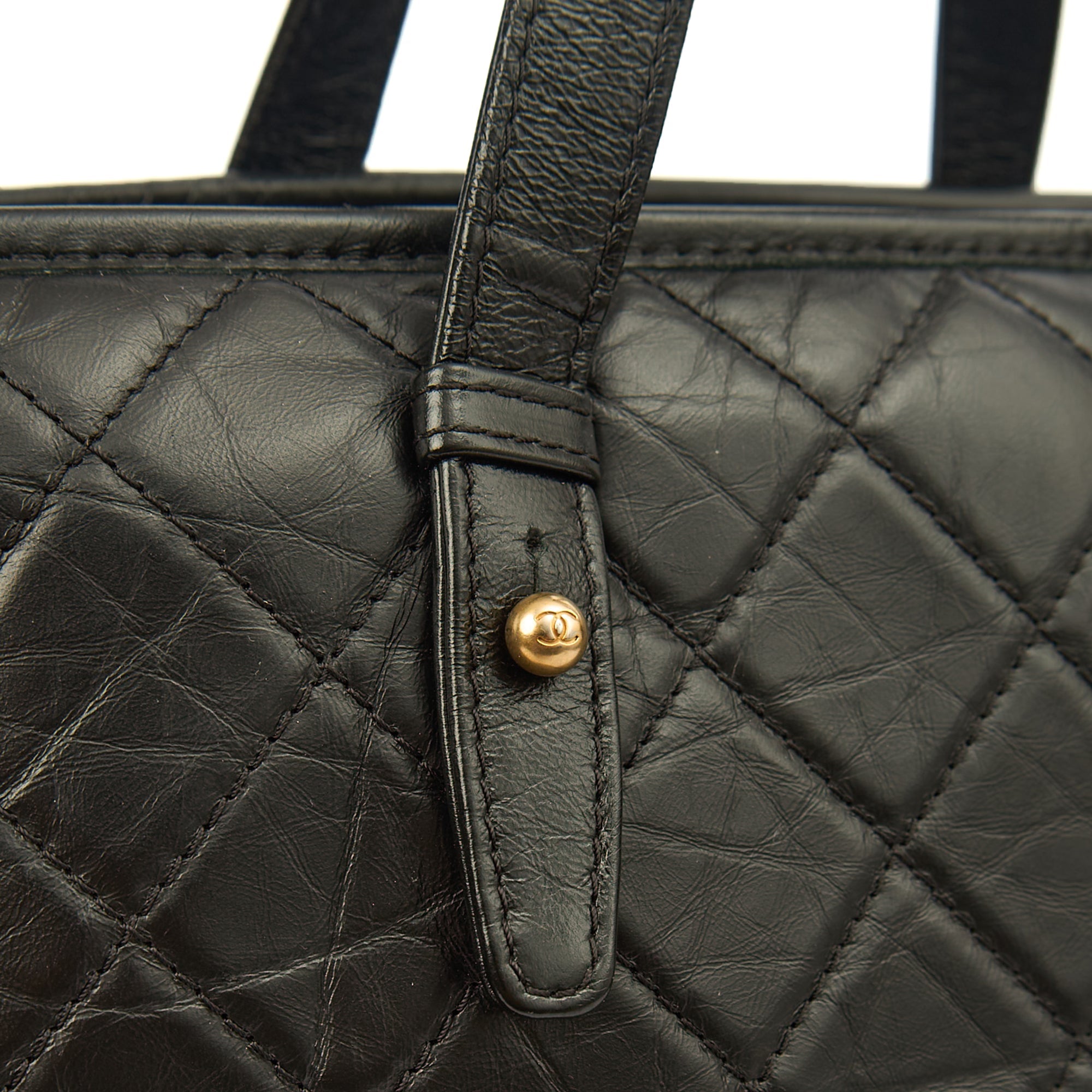 Chanel Shoulder Bag Gabrielle Hobo - Large in Black, Leather — Lifestyle View
