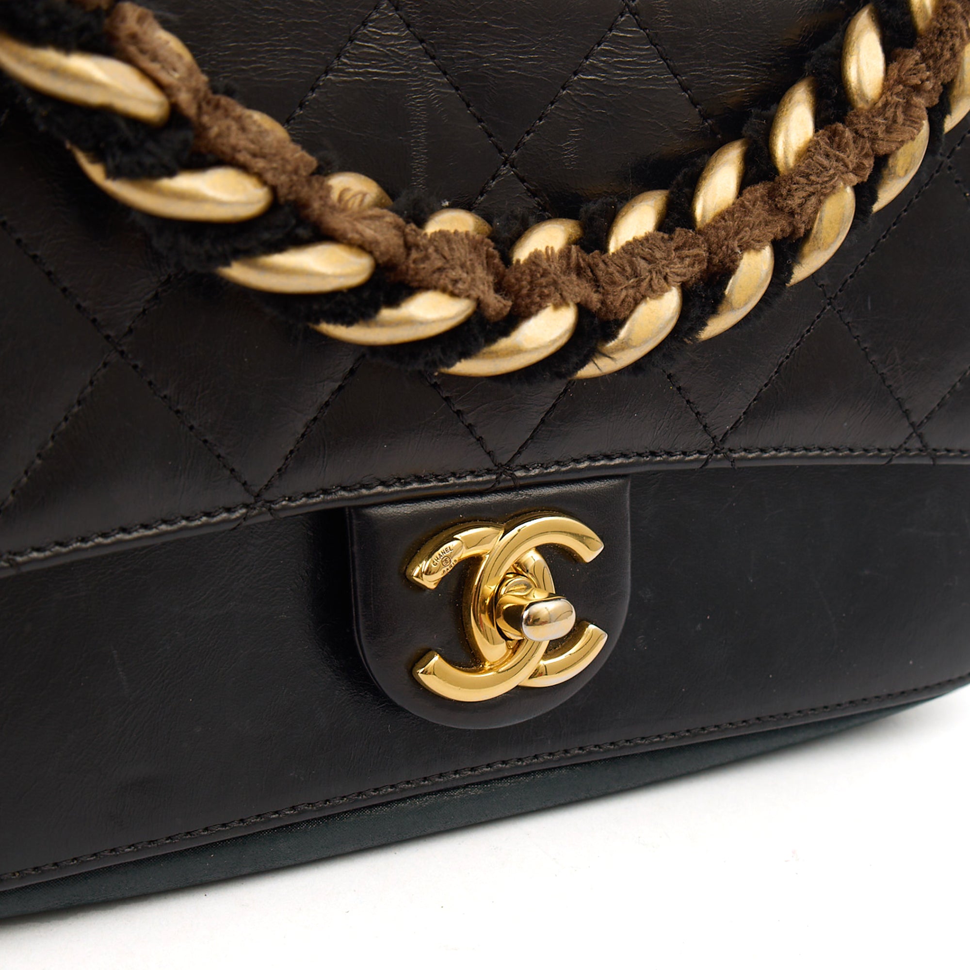Chanel Shoulder Bag Shoulder Bag in Black, Lambskin Leather — Alternate View 7