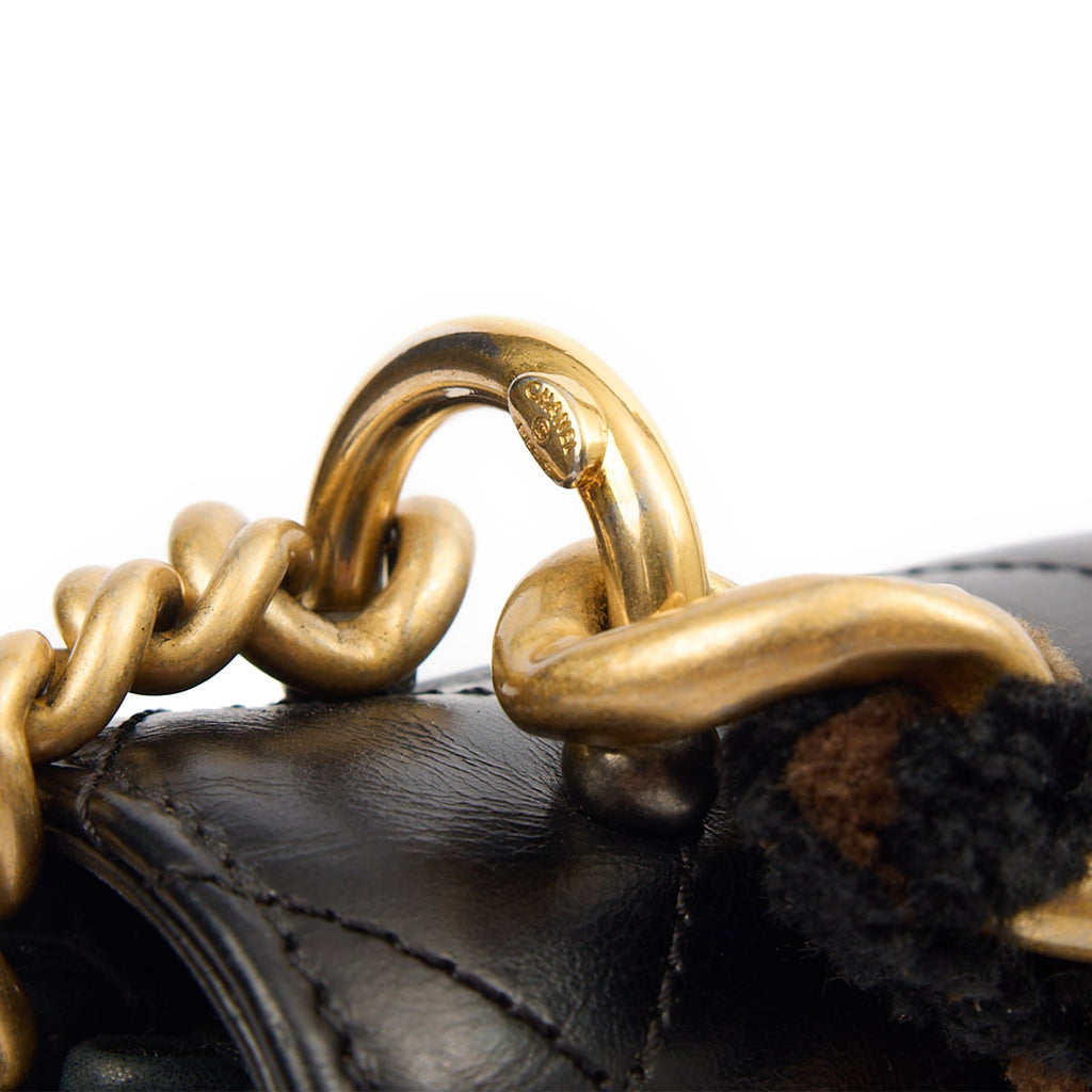 Chanel Shoulder Bag Shoulder Bag in Black, Lambskin Leather — Side View