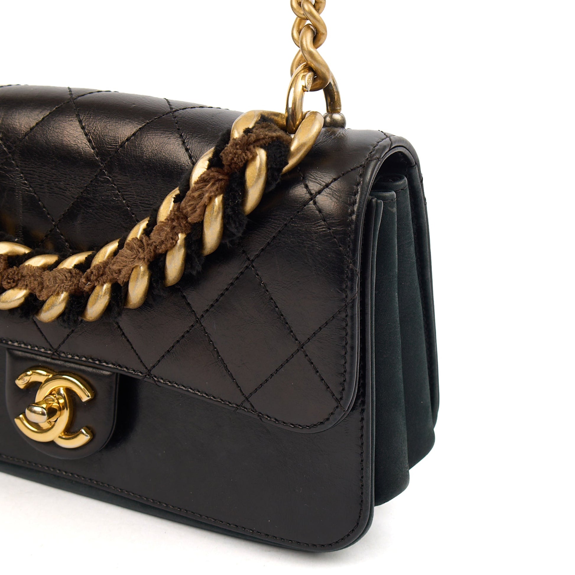 Chanel Shoulder Bag Shoulder Bag in Black, Lambskin Leather — Alternate View 16