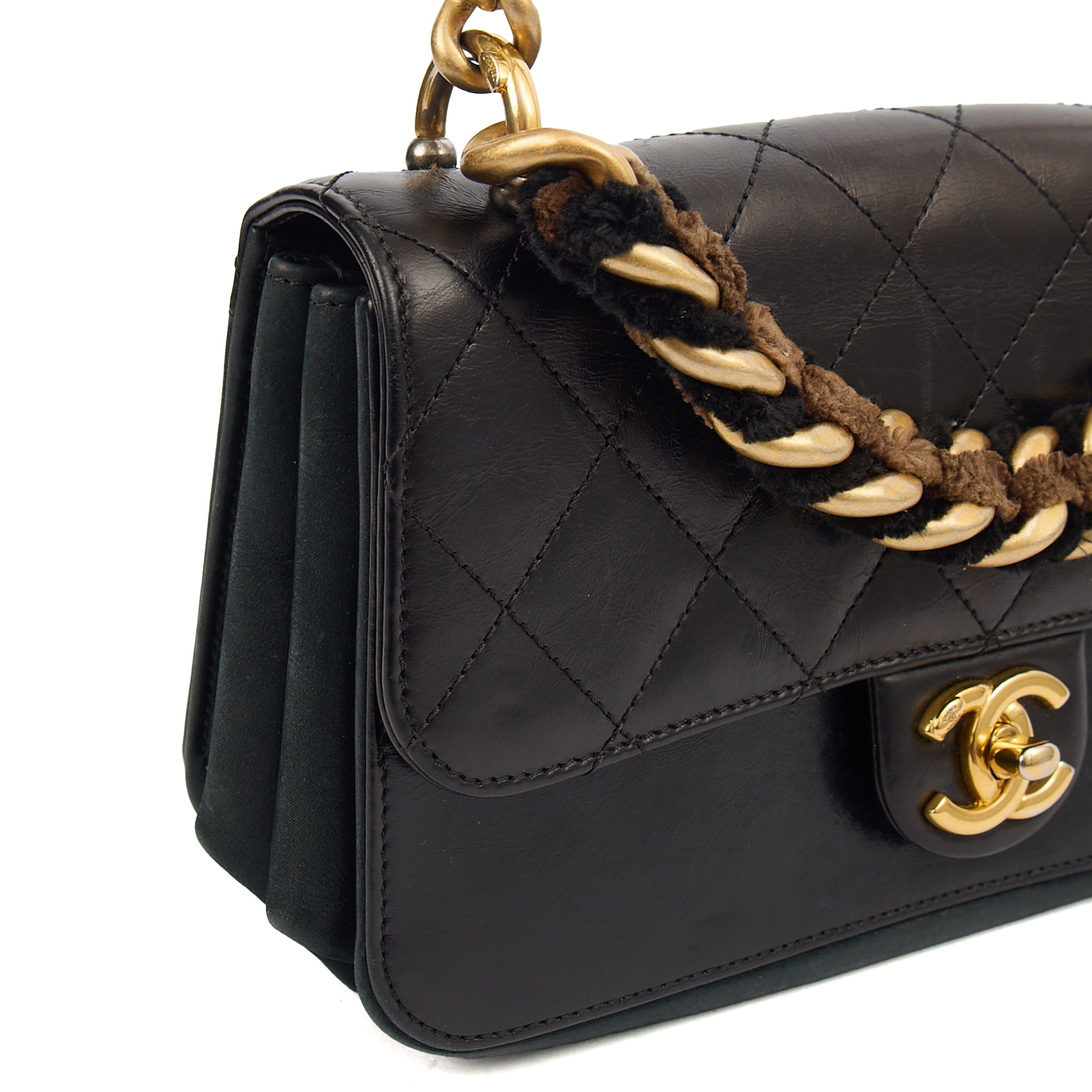 Chanel Shoulder Bag Shoulder Bag in Black, Lambskin Leather — Alternate View 8