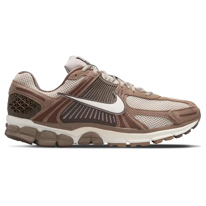 Nike Air Zoom Vomero 5 'Mink Brown' — UK 3 | EU 35.5 | US 3.5 — Side View