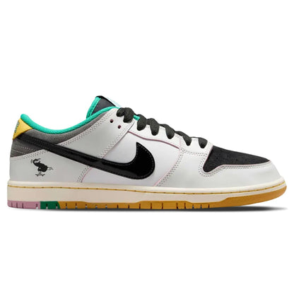 CSEF x Nike Dunk Low SB 'White Clear Emerald' — UK 3 | EU 35.5 | US 3.5 — Side View