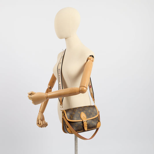 Louis Vuitton Cross Body Diane Satchel in Monogram, Canvas — Side View