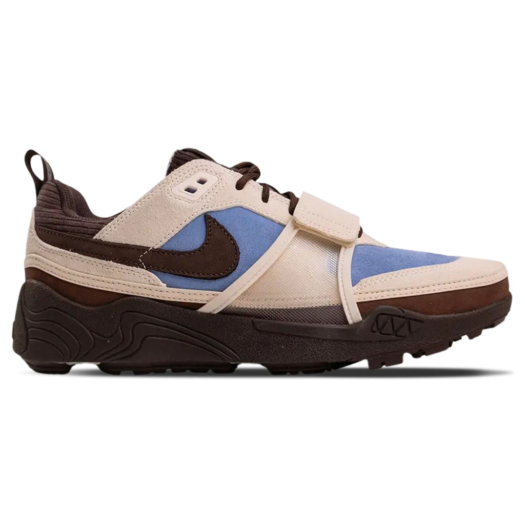Travis Scott x Nike Zoom Field Jaxx 'Leche Blue' — UK 3 | EU 35.5 | US 3.5 — Side View