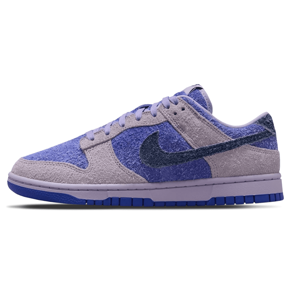 Nike Dunk Low SE Wmns 'Hydrangeas' — UK 2.5 | EU 35.5 | US 5 — Front View