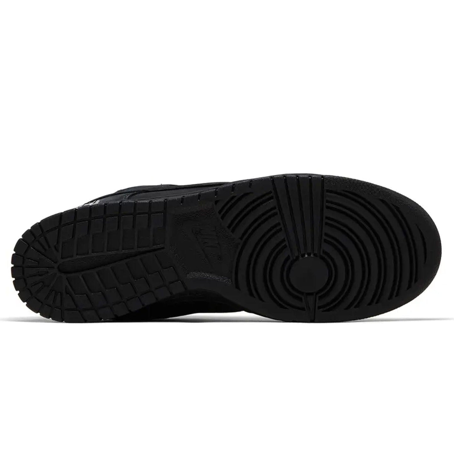 Nike Dunk Low SB x Supreme 'Black' — UK 3 | EU 35.5 | US 3.5 — Detail View