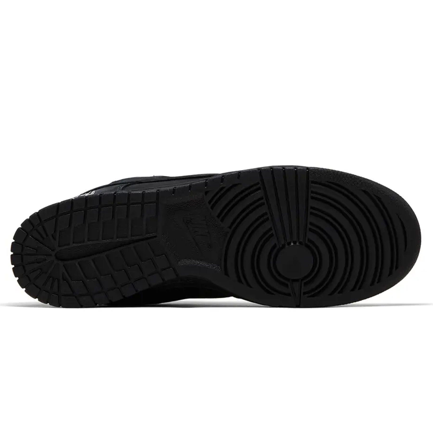 Nike Dunk Low SB x Supreme 'Black' — UK 3 | EU 35.5 | US 3.5 — Detail View