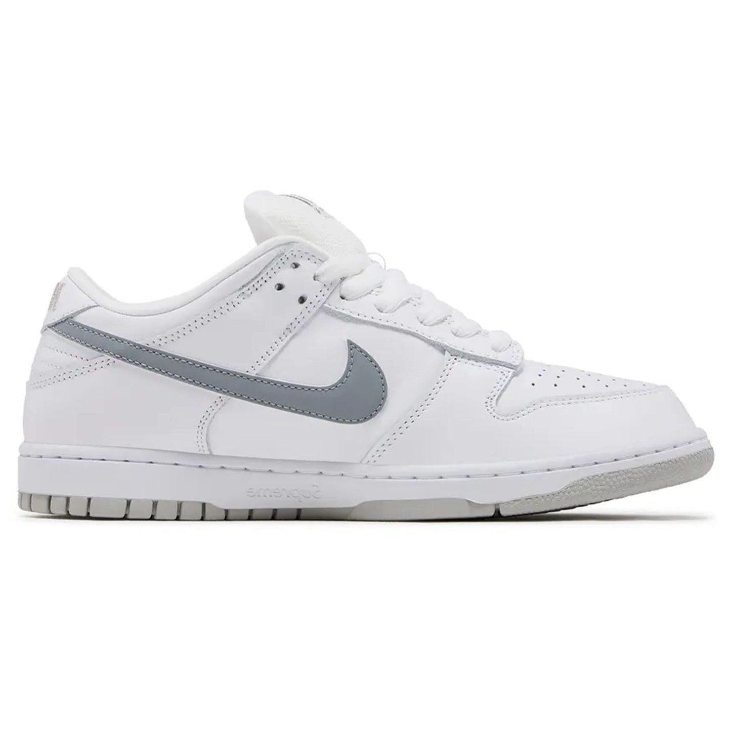 Nike Dunk Low SB x Supreme 'White Metallic Silver' — UK 3 | EU 35.5 | US 3.5 — Back View