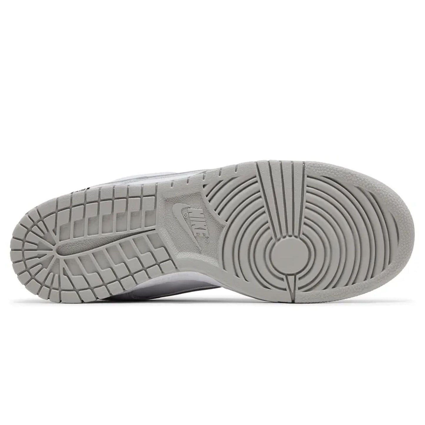 Nike Dunk Low SB x Supreme 'White Metallic Silver' — UK 3 | EU 35.5 | US 3.5 — Detail View