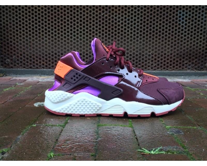 Nike Air Huarache Deep Burgundy Purple Hyper Crimson — UK 3 | EU 35.5 | US 3.5 — Side View