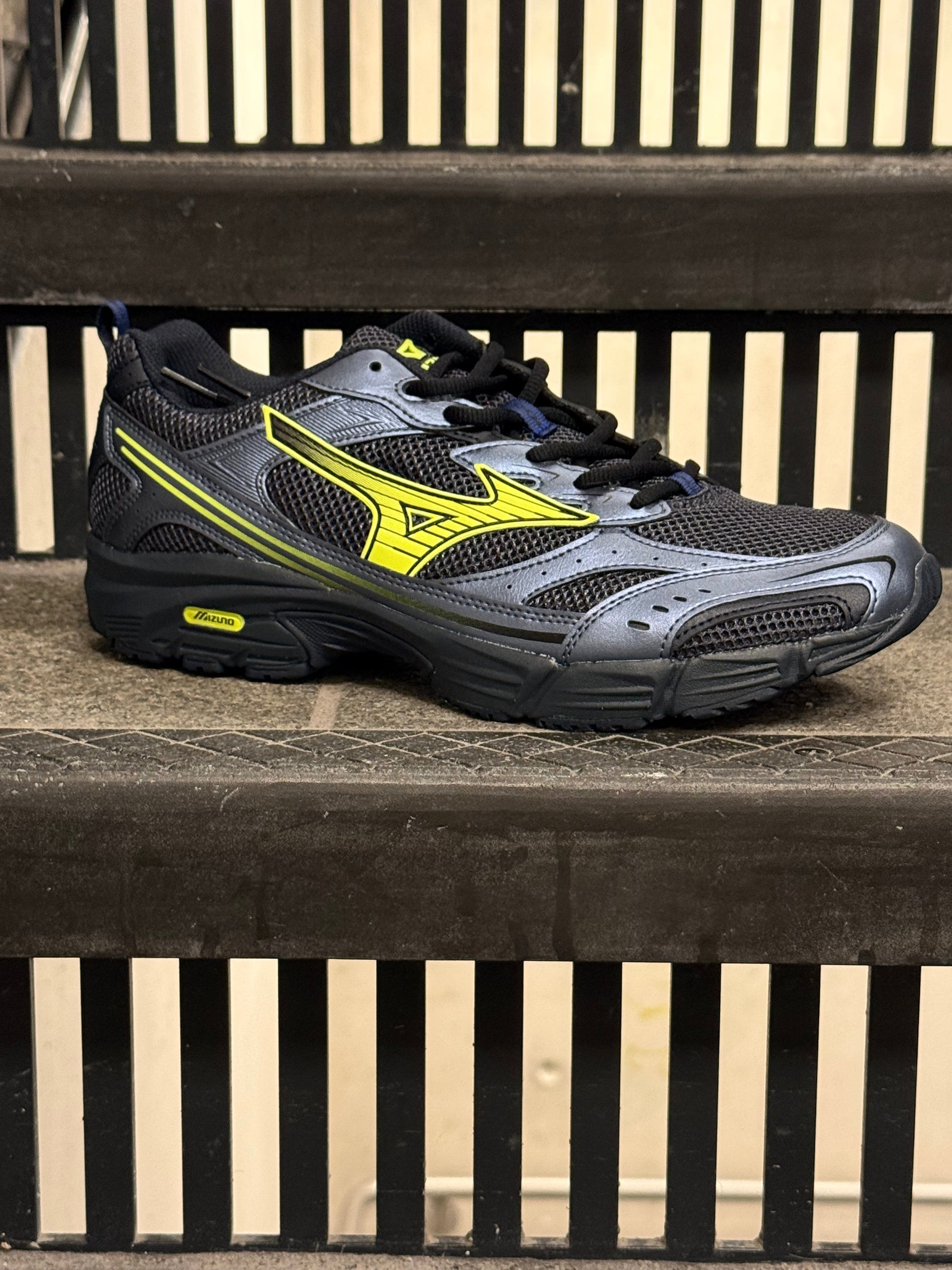 Mizuno MXR Sport 'India Ink Lightning Yellow Black' — UK 4 | EU 36.5 | US 5 — Lifestyle View