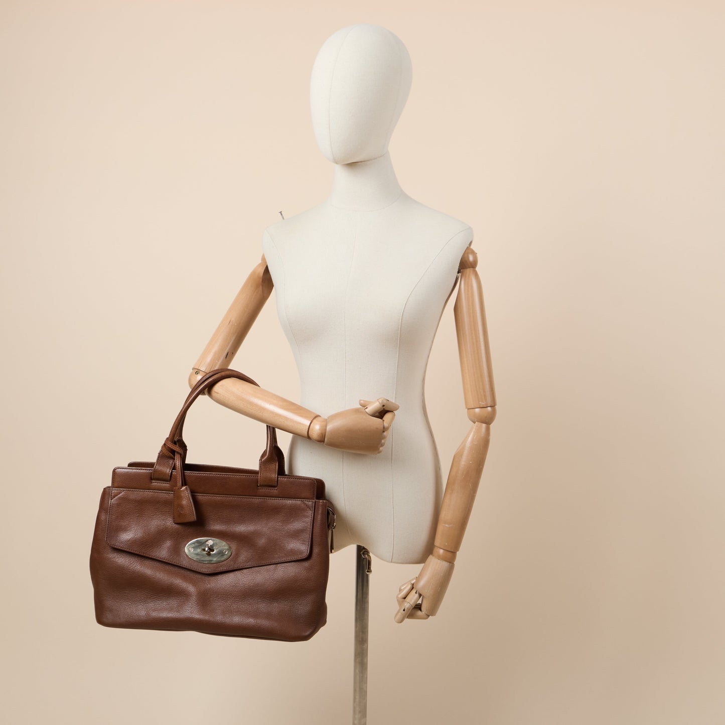Mulberry Tote Tote in Oak, Calfskin Leather — Side View